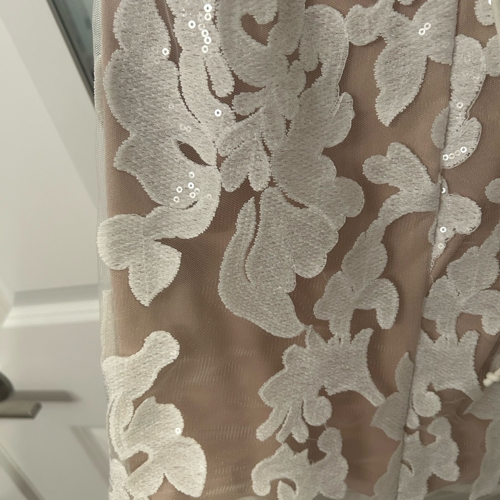 L'ATISTE White Lace Overlay Mini Dress with Nude Lining - Picture 12 of 15